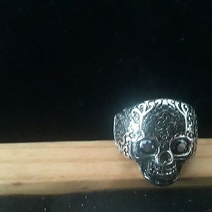 Beautiful skull ring